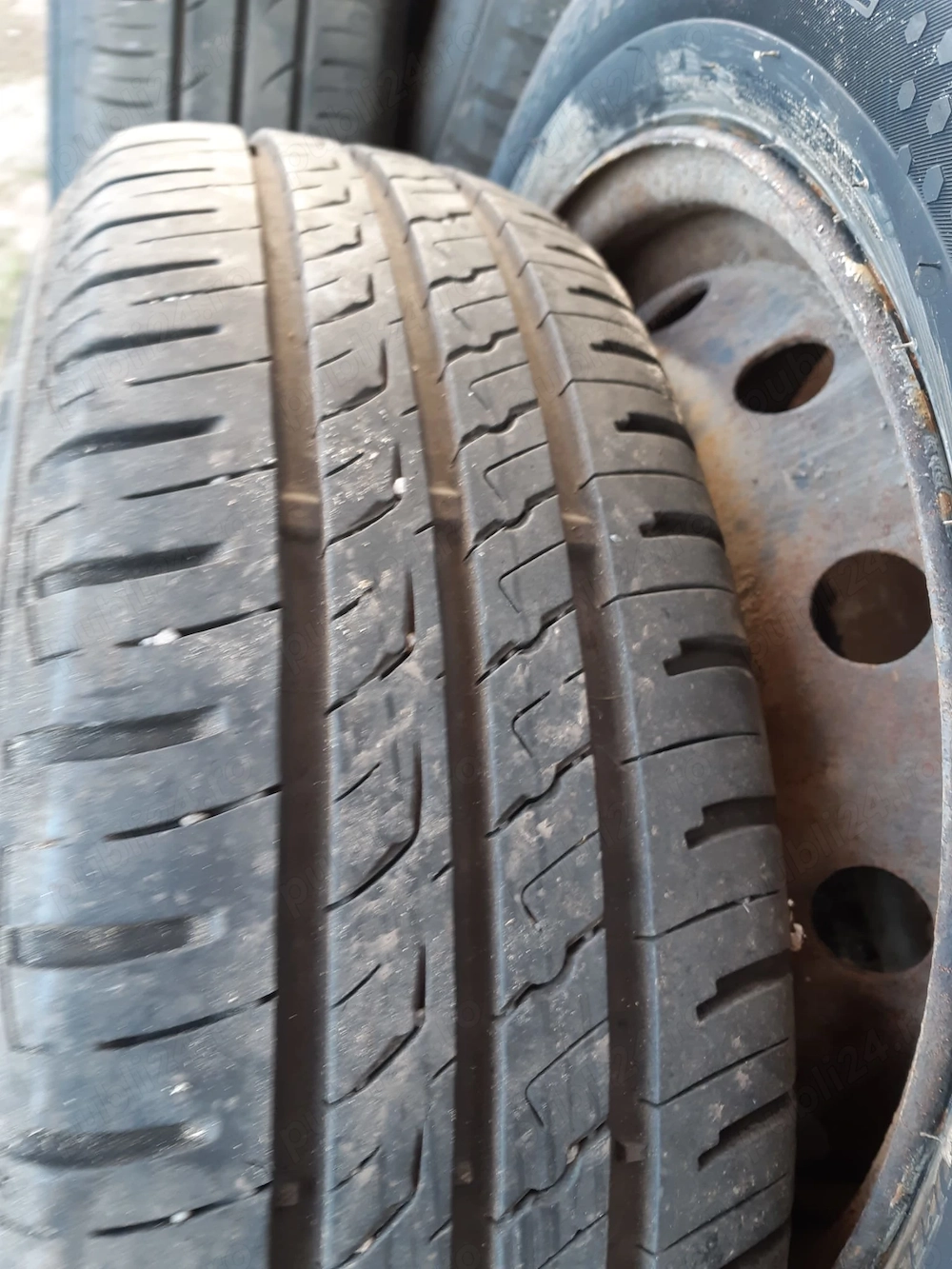 Vand anvelope Dacia Logan 185/65/R15 profil vara.