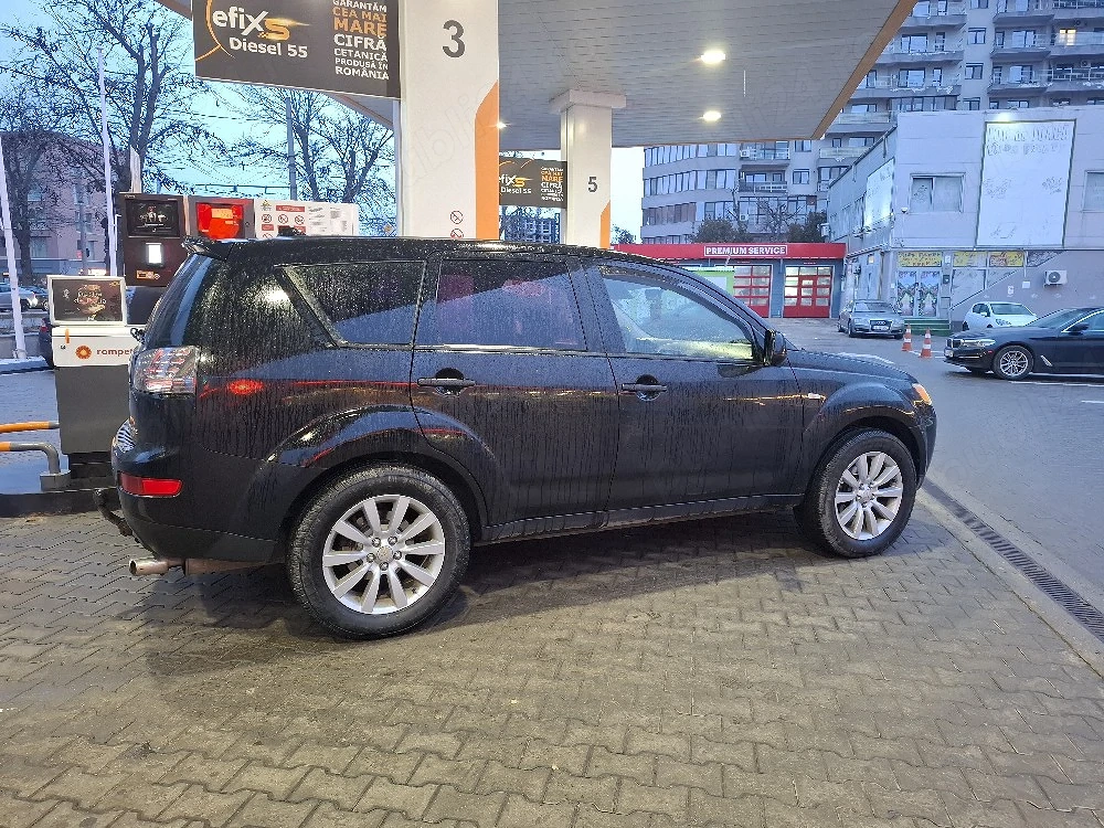 Mitsubishi outlander 2