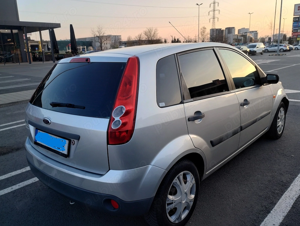 Ford Fiesta 1.4 benzina din 2006, 107500 km