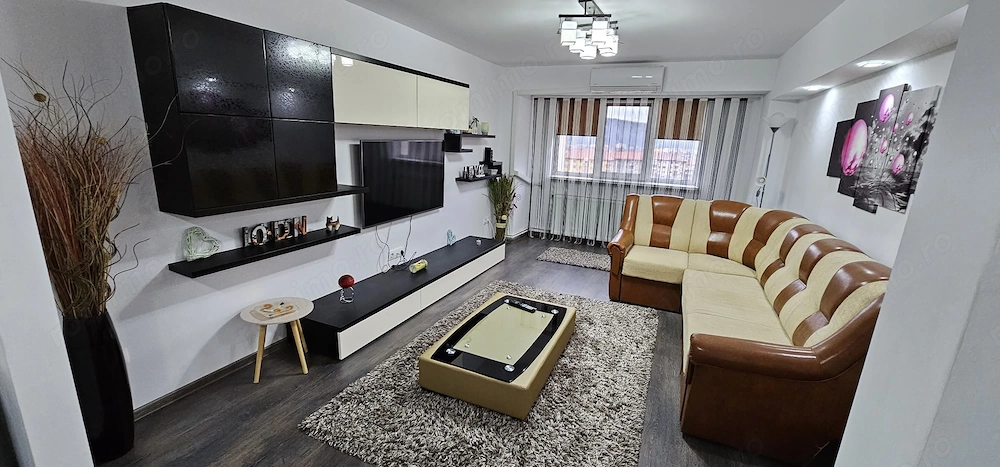 Inchiriez apartament 3 cam cf 1 decomandat ,Central