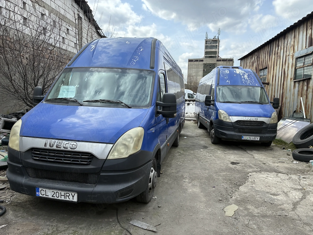Microbuze Iveco 19+1 locuri