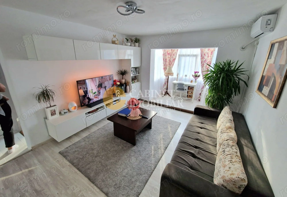 2 Camere- Renovat-Mobilat si utilat- Rond Zimbru