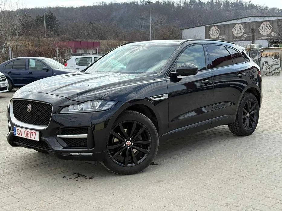 Jaguar F-Pace Mild Hibrid   R-Sport   4x4  Panoramic