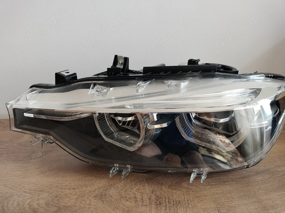 Vând far BMW Seria 3