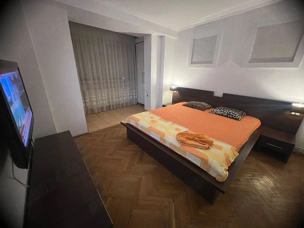 Apartament 3 camere, ultracentral, cu balcon, Pitesti