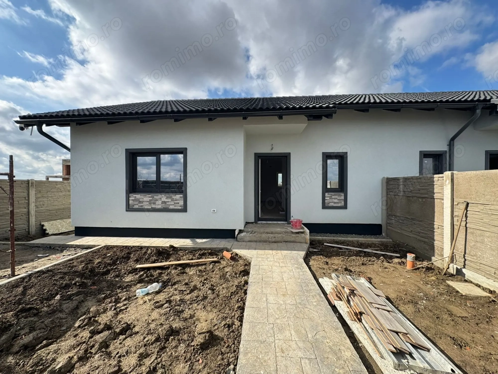 Duplex pe parter cu 3 camere 112.000