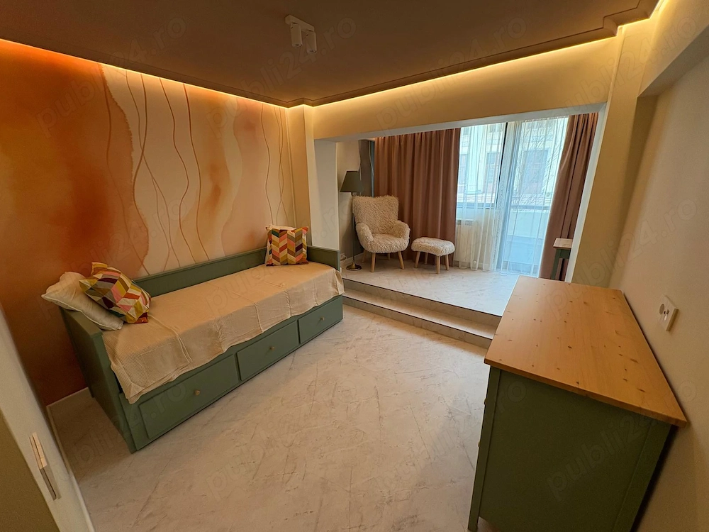 Apartament 3 camere   central   lux   prima închiriere