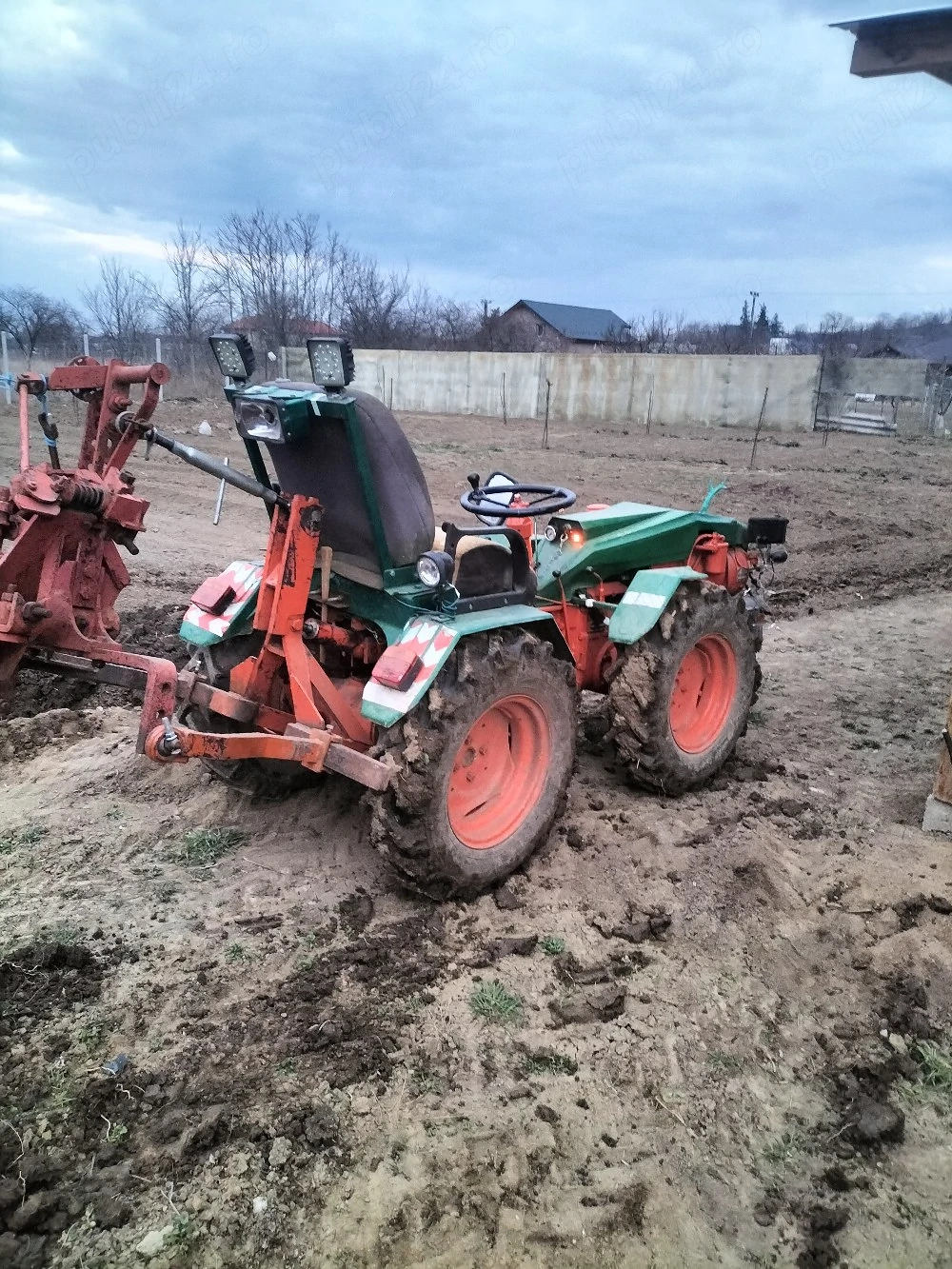 vând tractor pasquali 