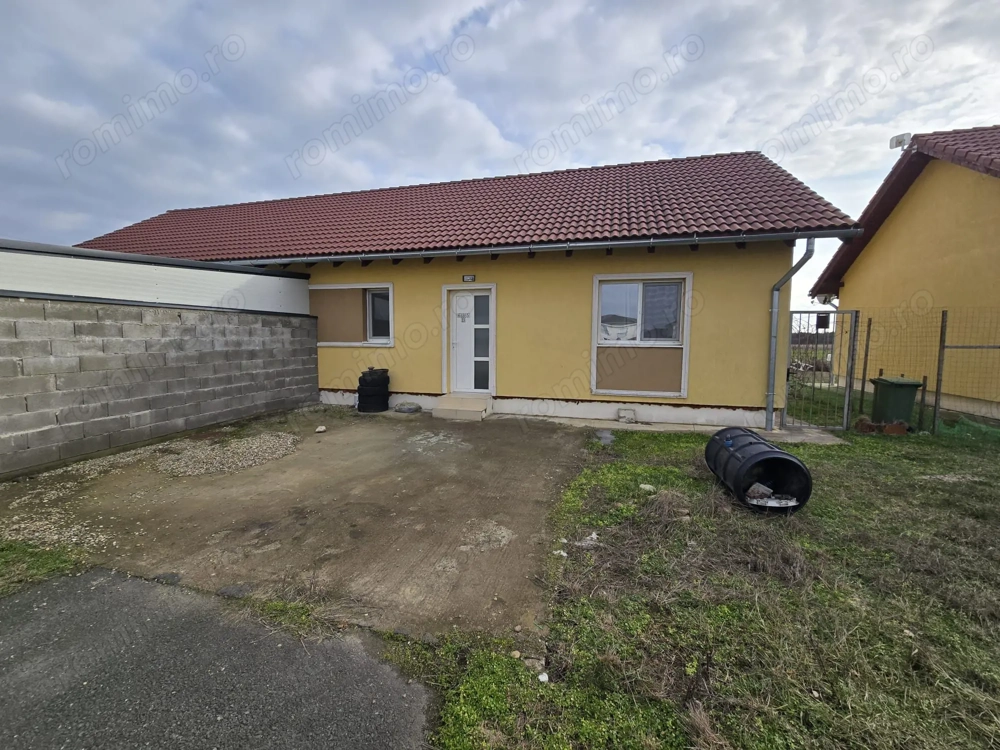 Duplex pe parter Bucovat la asfalt