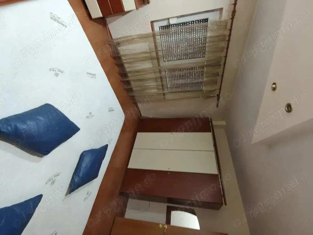 2 camere decomandat, centrala proprie, etaj 2, zona Mall Vitan