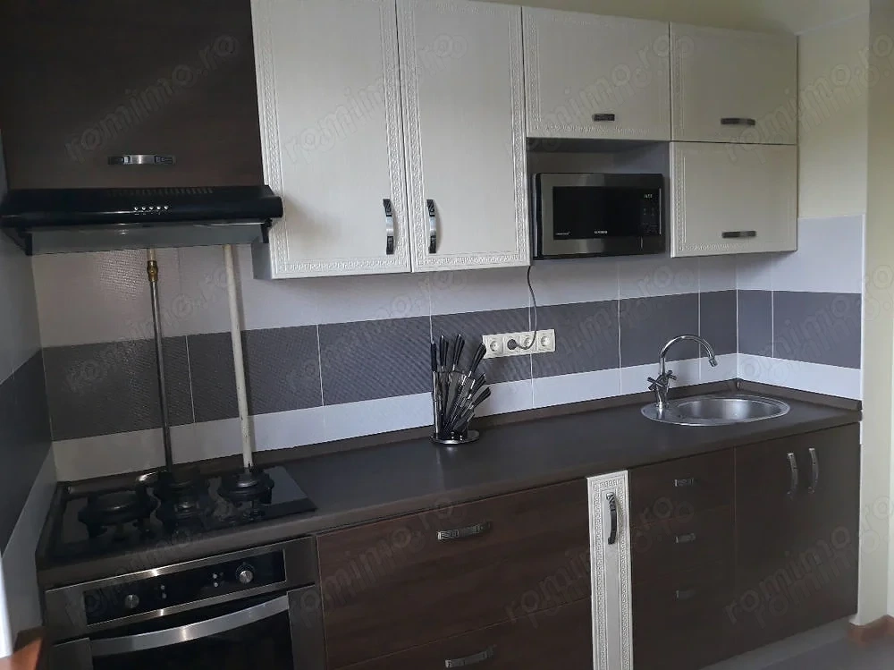 2 camere zona Vatra Luminoasa