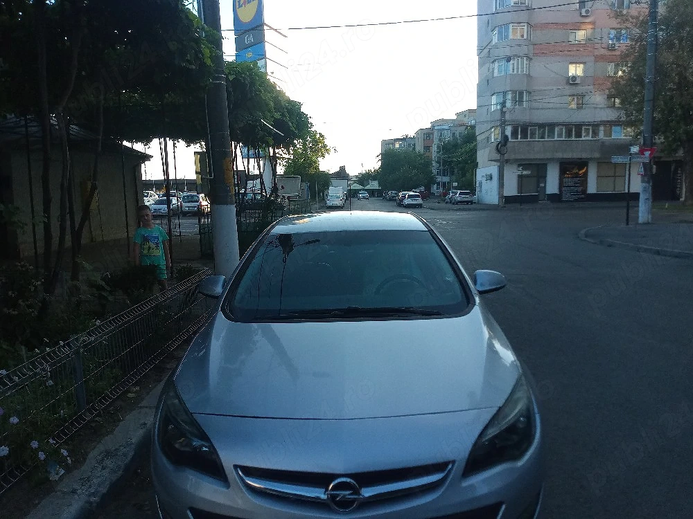 De Vanzare sau schimb cu duba 6 sau 9 locuri +diferenta, nu conteaza anul.