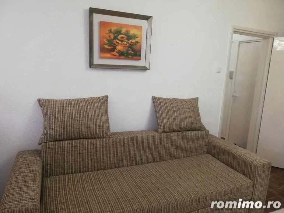 Garsoniera zona Piata Romana