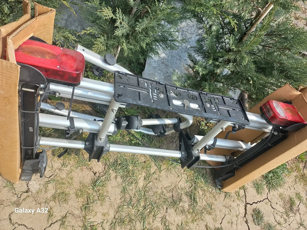 Suport biciclete auto.