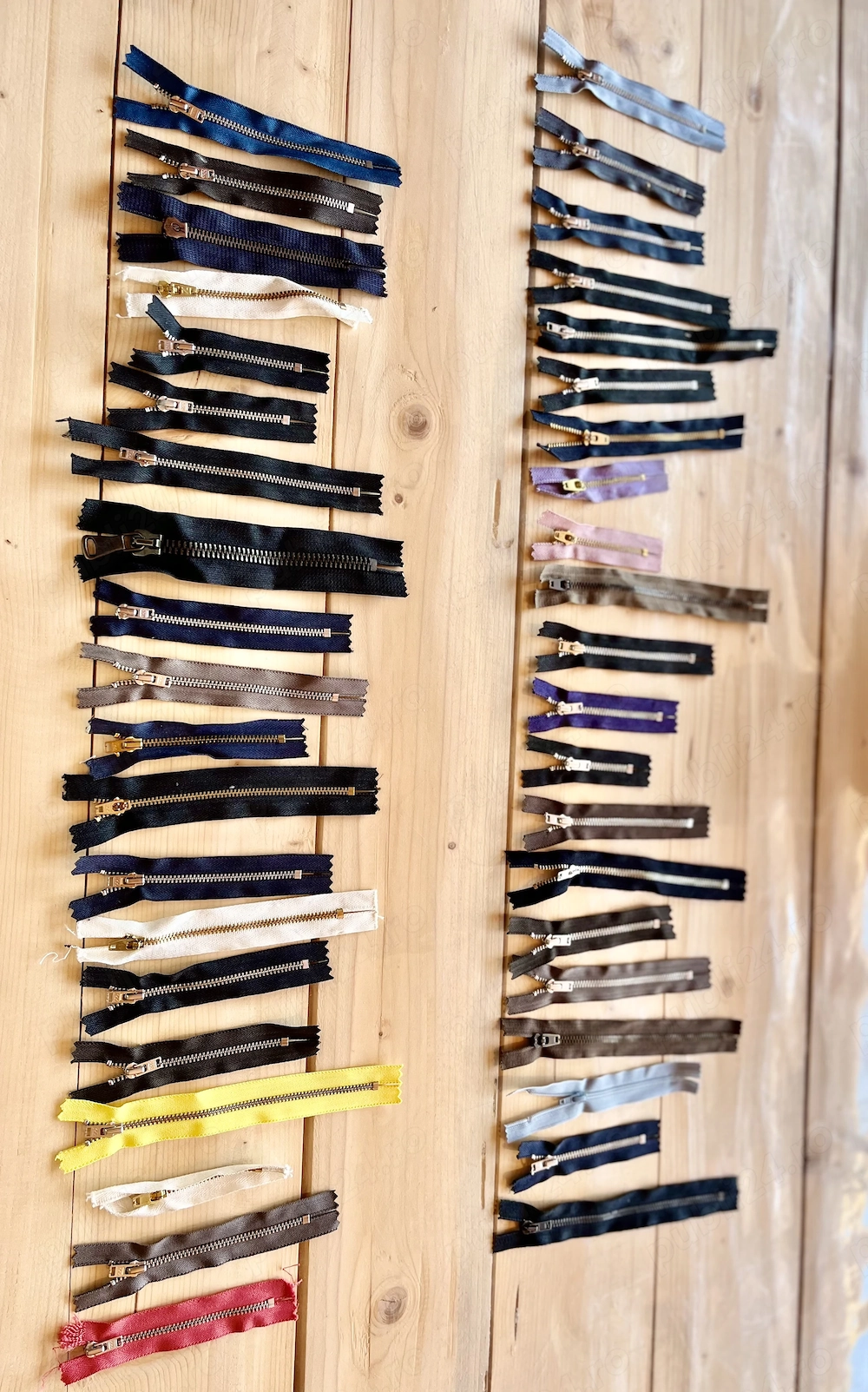 Fermoare noi, diverse dimensiuni și culori.