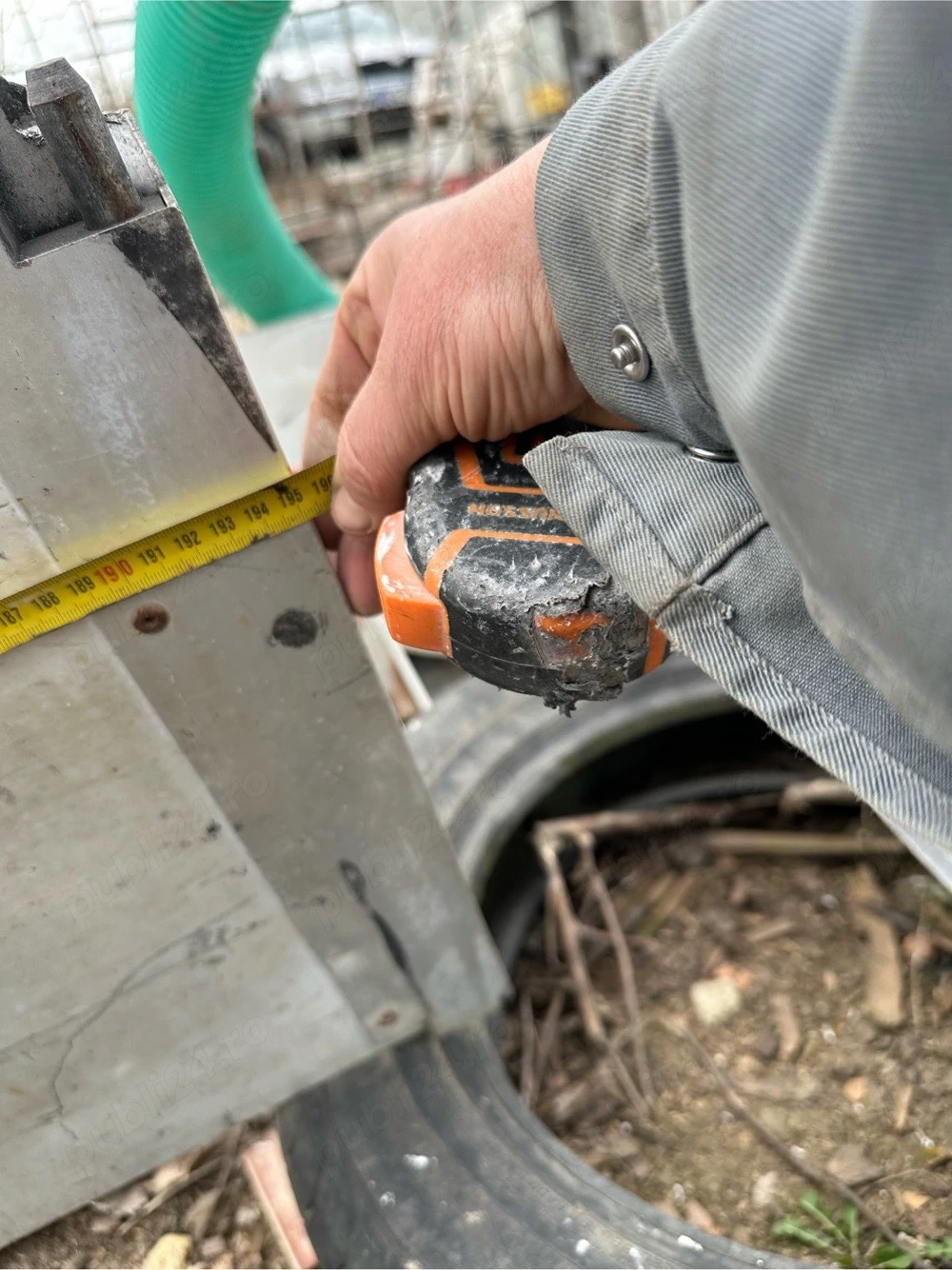 vand obloane aluminiu camioneta