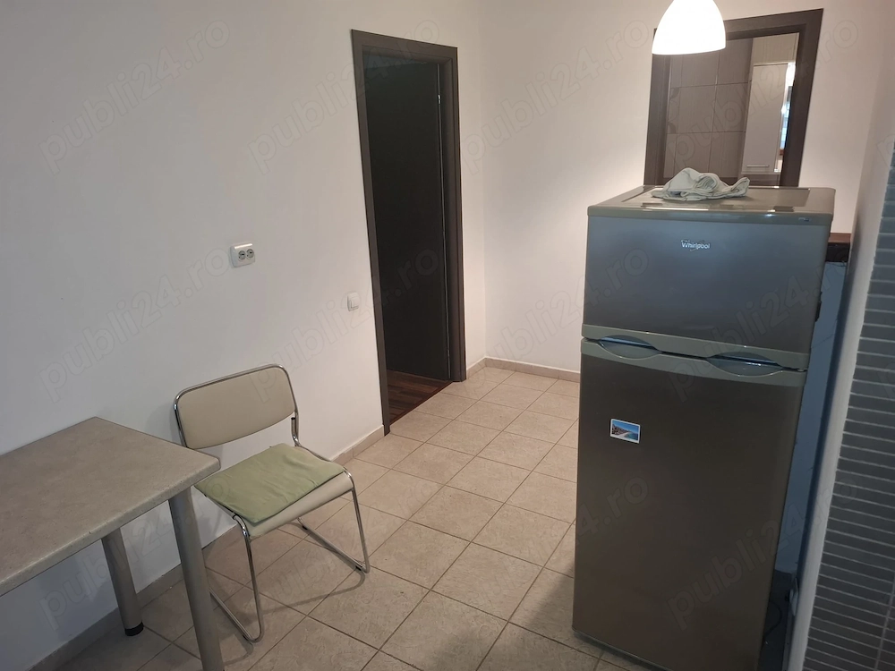 Inchiriez garsoniera