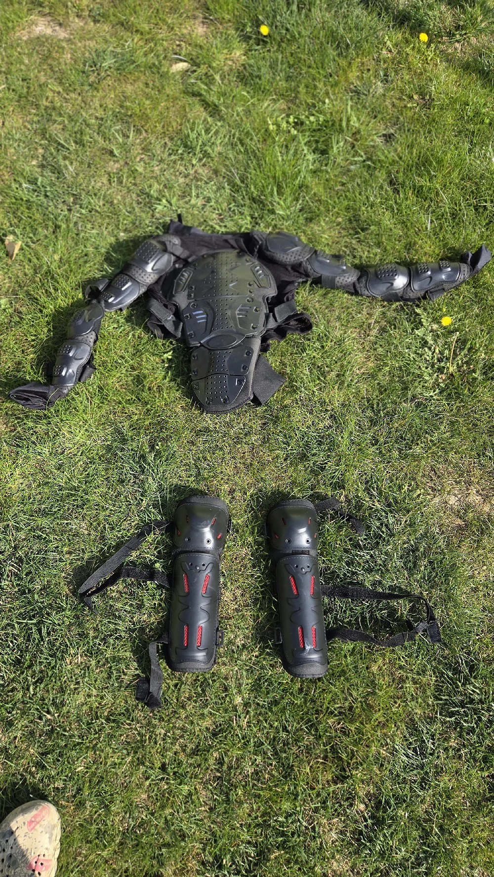 Armura  M+ protectii genunchi