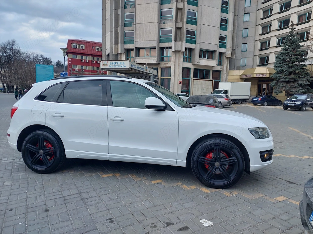 Vând Audi Q5 2010