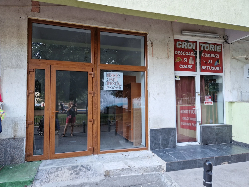 PROPRIETAR Inchiriez spatiu comercial 