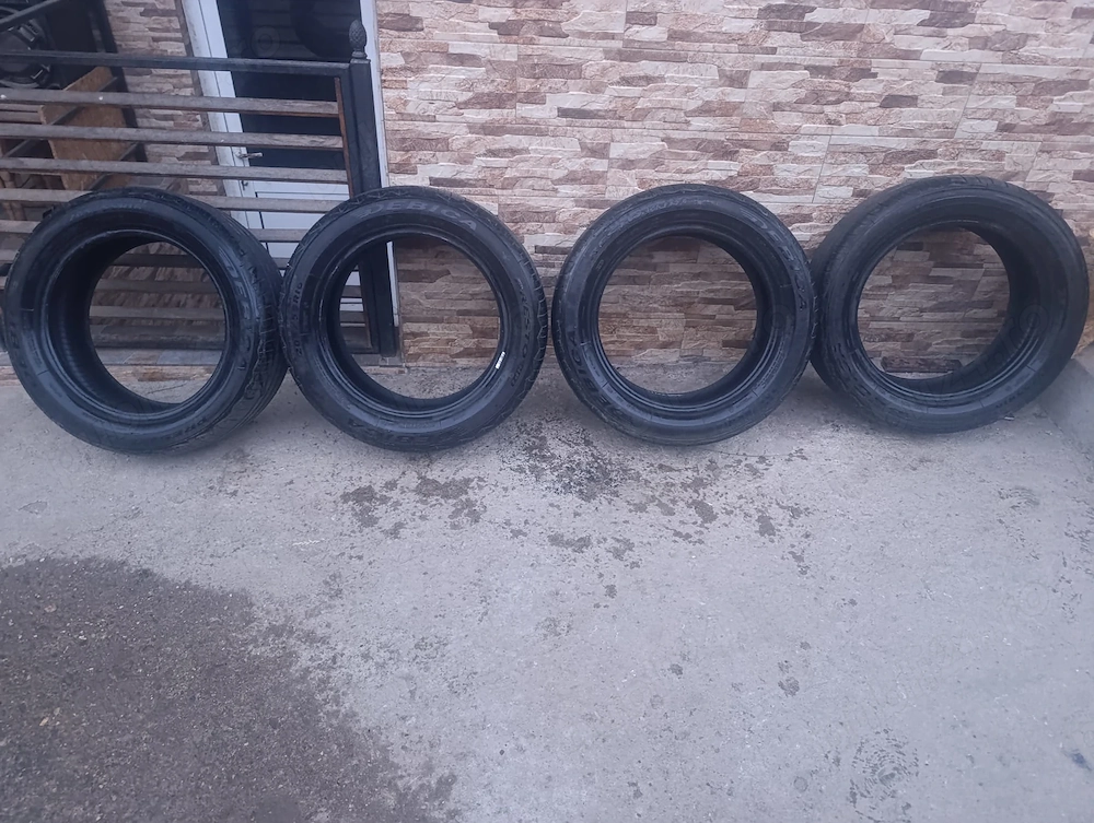 Vând cauciucuri de vara 205 55 r16