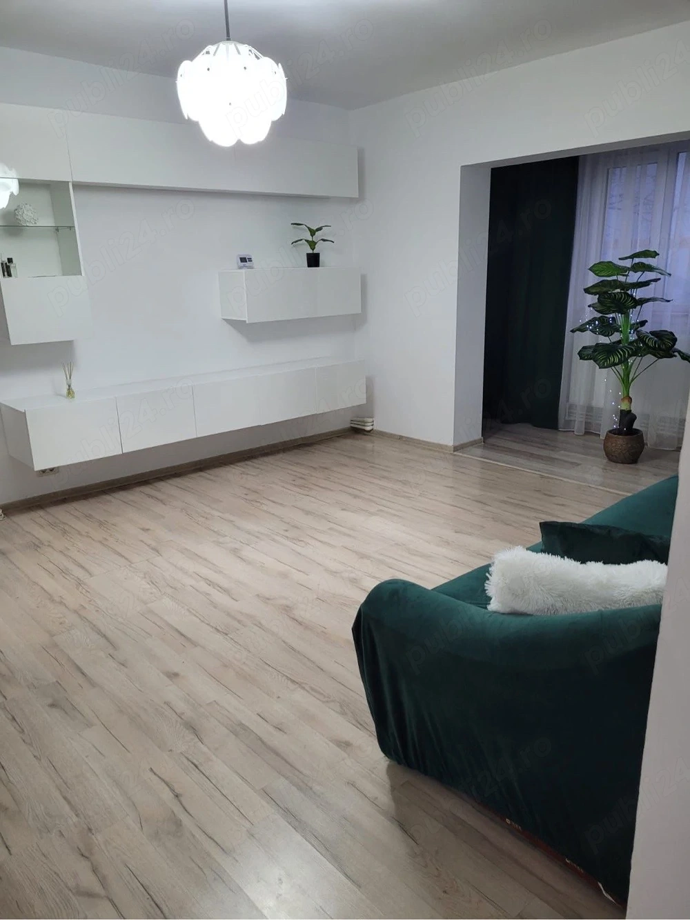 Inchiriez apartament 2 camere zona Capat la unu
