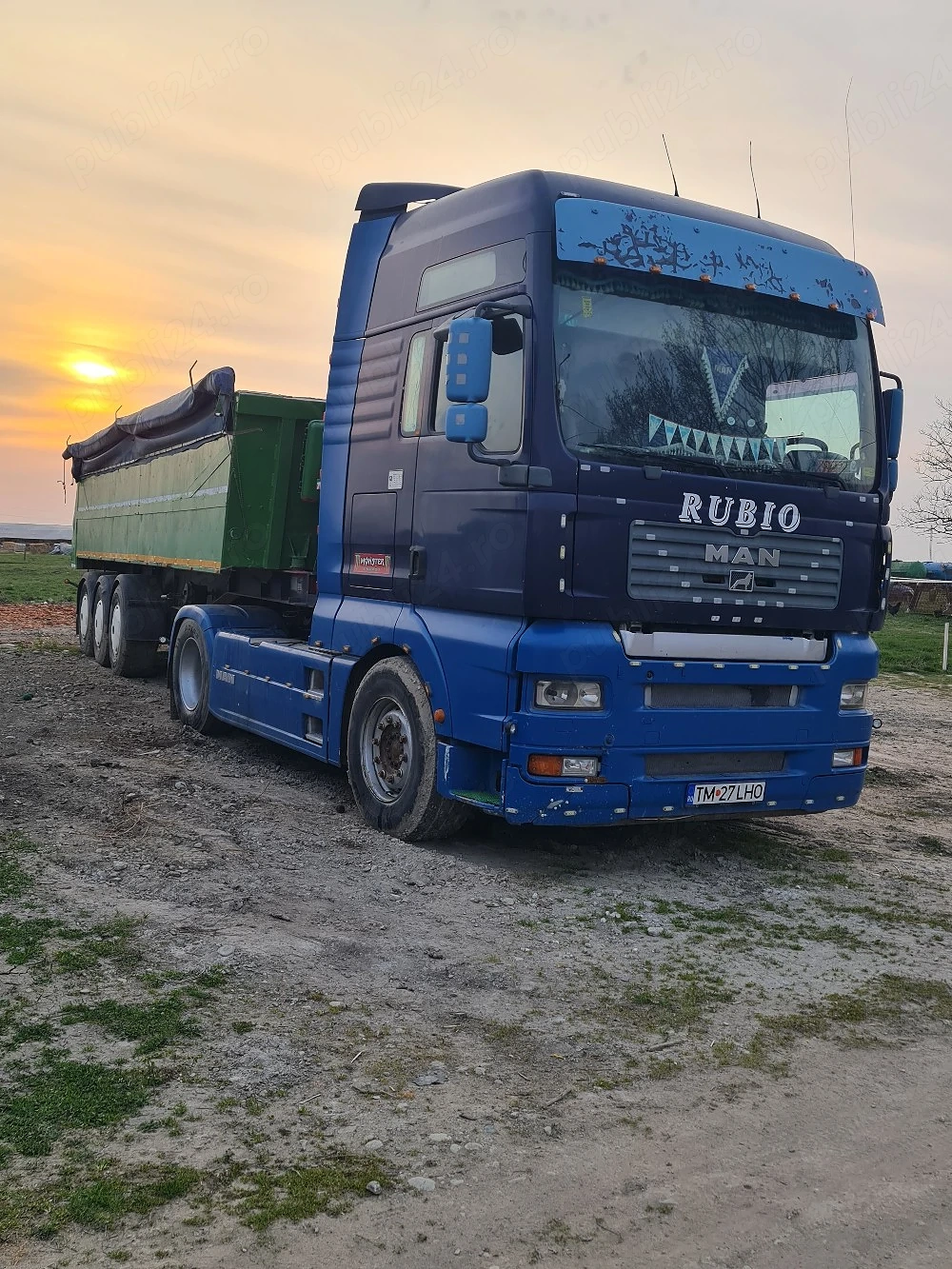 De vânzare ansamblu 