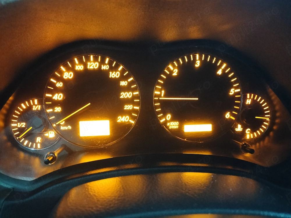 Vând Toyota avensis t25 