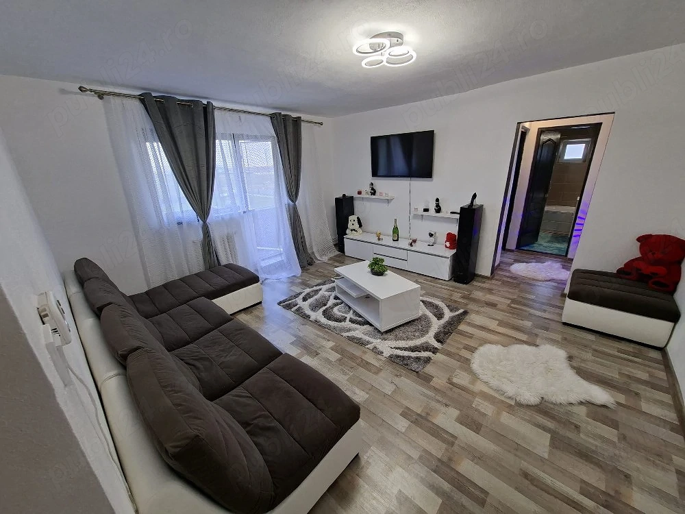 Vand Apartament 60mp etaju 3