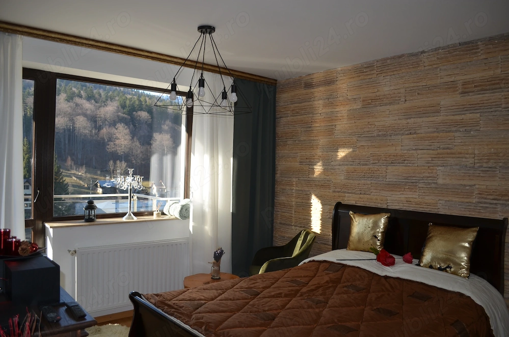 Apartament cazare SINAIA. Lux. 4 persoane max * Priveliste, balcon, bucatarie, wifi