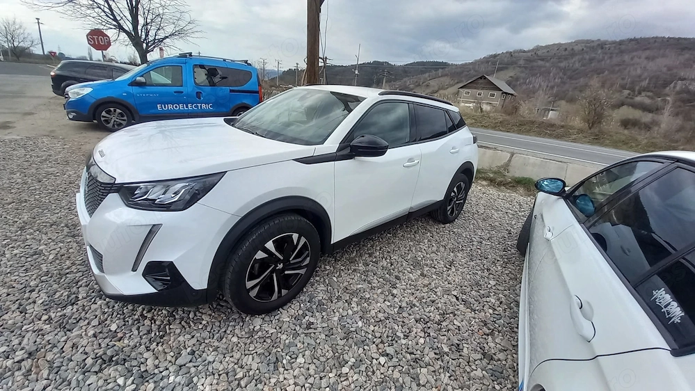 Peugeot 2008 1.2i Allure Pack - Gasolina - Manual - 131 hp