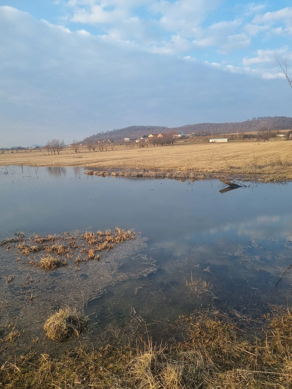 Vând teren în intravilanul orașului