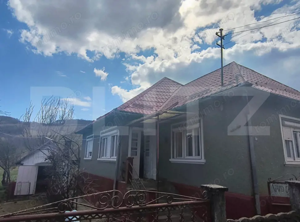 Casa de vanzare, 78 mp  + 8.200 mp teren - Dej