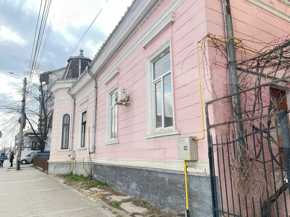 Casă de vânzare, în zona centrală – Botoșani