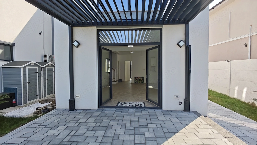 COMISION O%, Duplex modern, 4 camere și 2 băi, lac, pădure