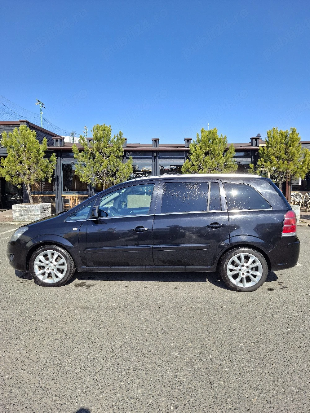 Opel Zafira B-7 locuru