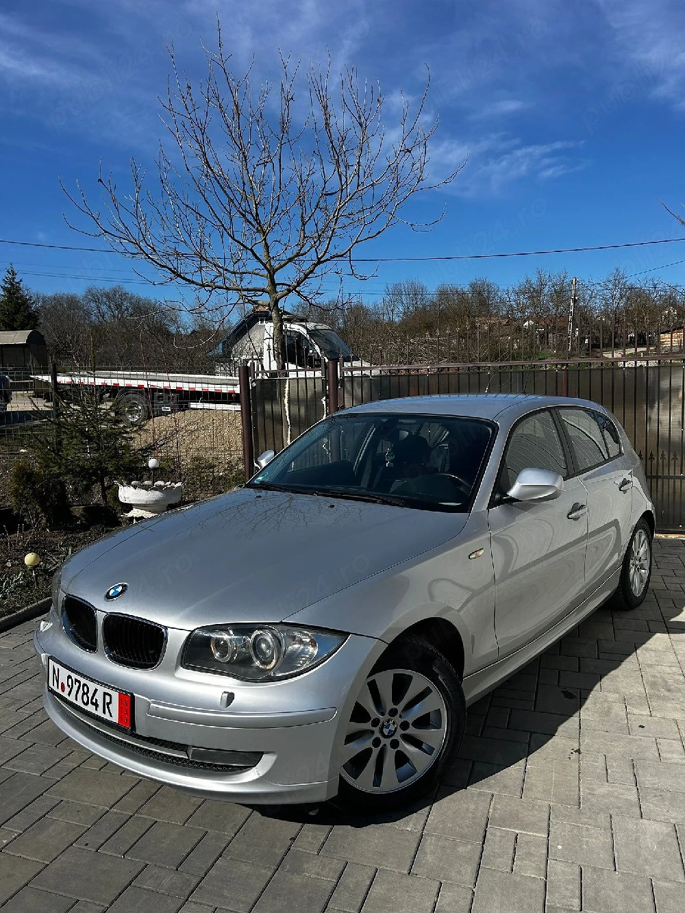 BMW Seria 1 118d 2011 E5 Titan Silber Metalic