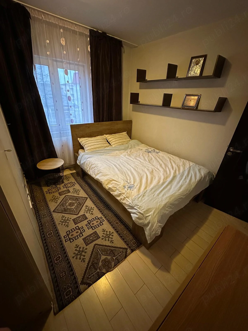 Apartament cu balcon  2 camere  Zona Centrala  