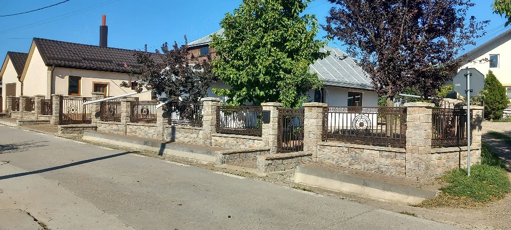 Vând Casă în Mitocaș Suceava 18ari totul la cheie tel   