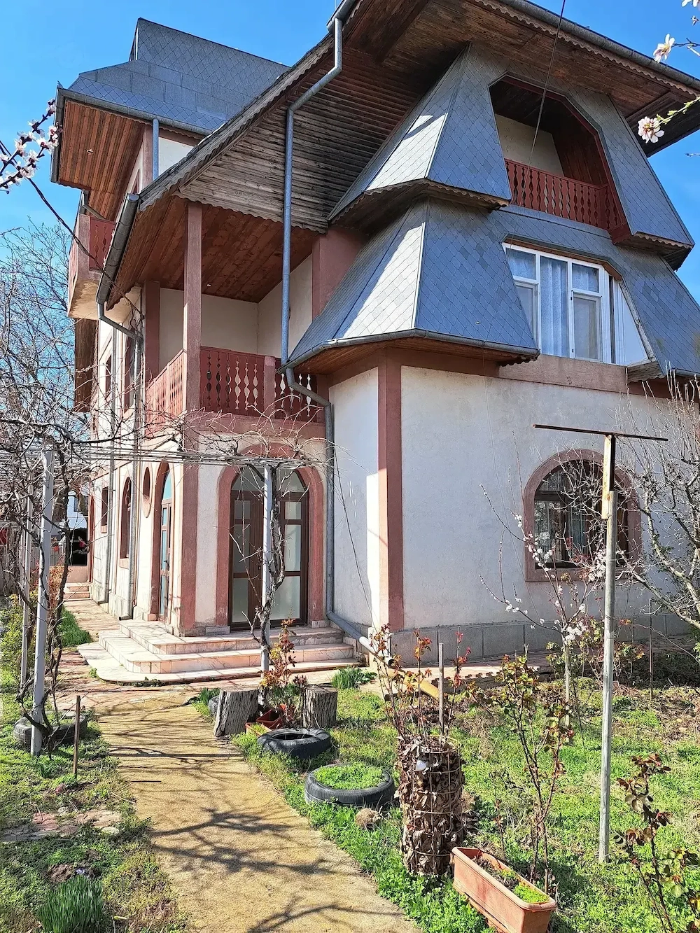 Casă Vânatori(GL) cu deschidere la DN26