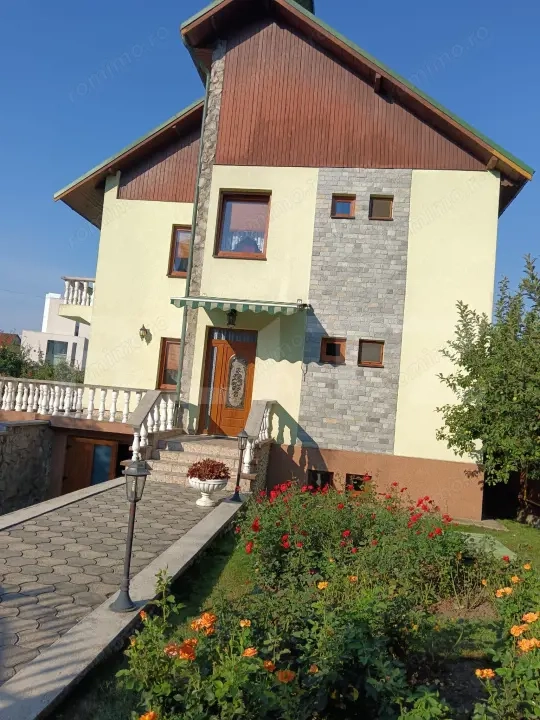 Casă cochetă cu design modern și grădină superbă în Gherla, gata să devină acasa