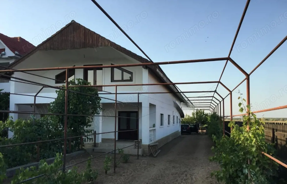 Casă spațioasă 184 mp de vânzare – Sadova, Dolj