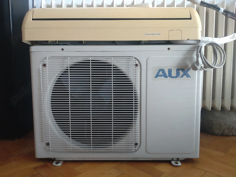 Aer conditionat AUX 9000BTU   vechi, folosit.