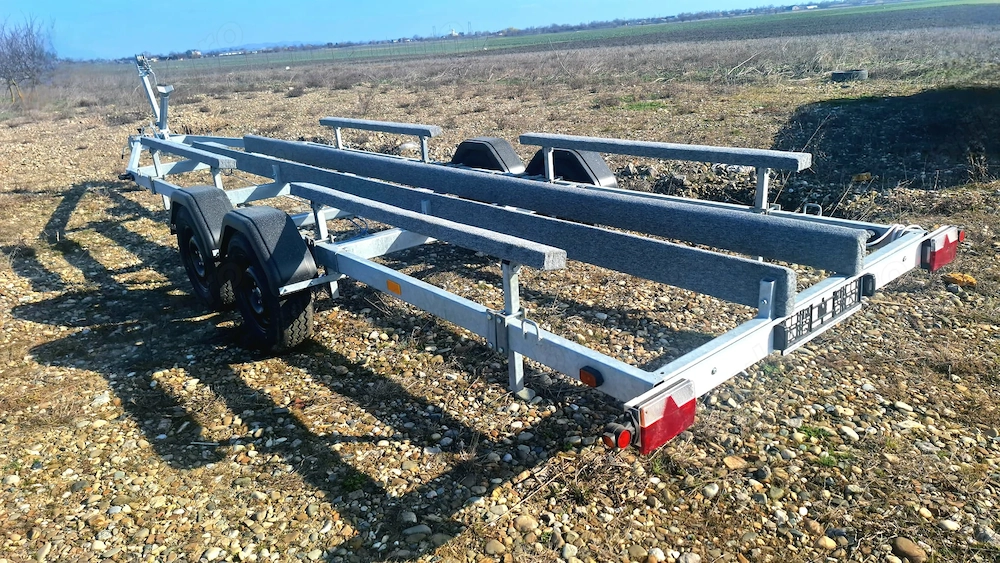 Peridoc Corsar cu MMA 2700 kg cu 2 axe, anul 2026, se vand direct din fabrica!