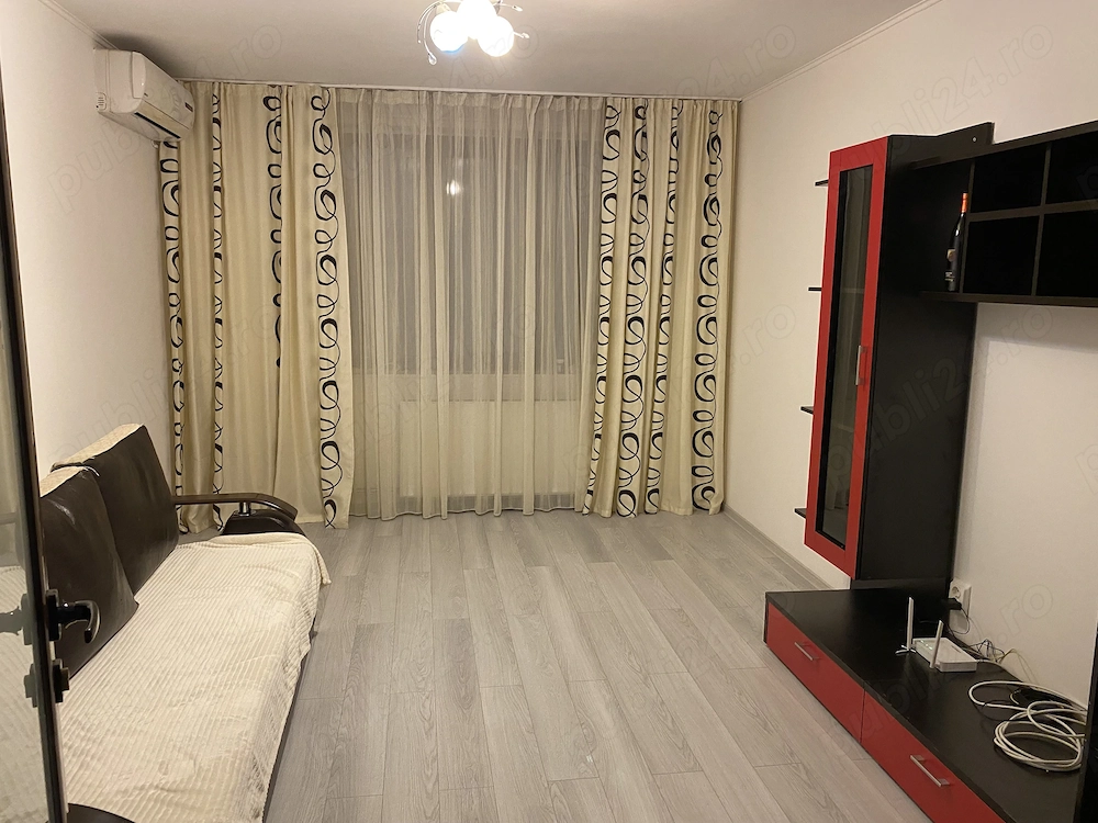 Închiriez apartament 