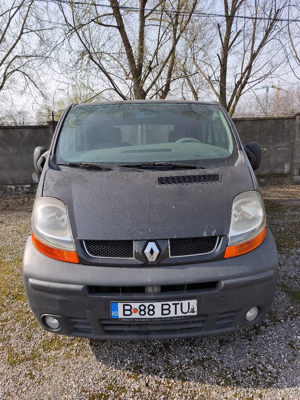 Vând Renault Trafic 1.9dci. 