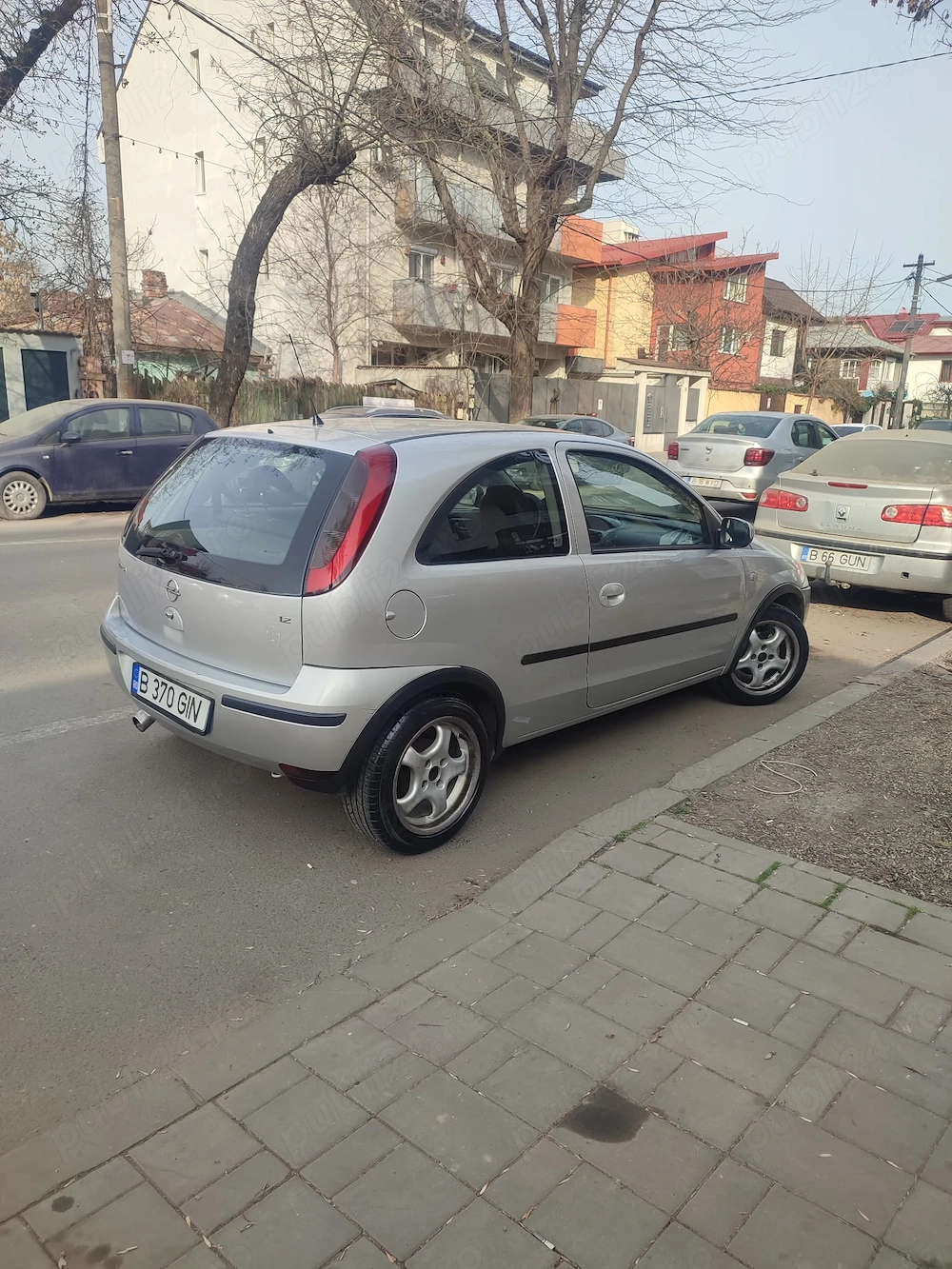 vând opal CORSA c motor de 1 2 benzina consum mic acte valabile 