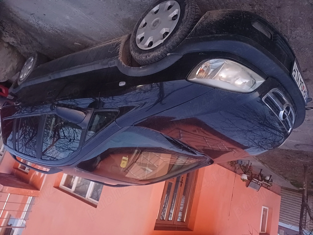 Vand sau schimb opel Zafira 