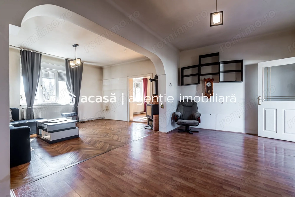 Casa ideală pentru familie: școală la 3 min + anexă pentru bunici