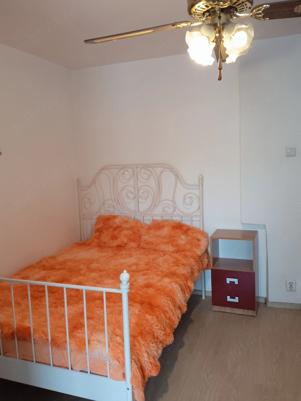 Proprietar vând garsonieră renovata în Dr Taberei 